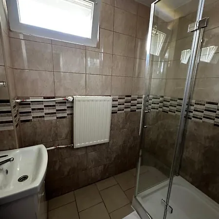 Apartman Karnat 3 Ze Sniadaniem *