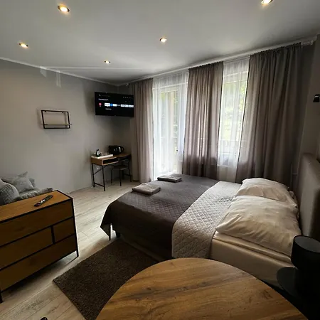 Karnat 3 Ze Sniadaniem